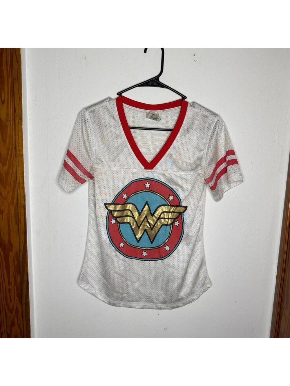 Vintage 90s White and red Wonder Woman jersey S #WonderWoman #DC #sports